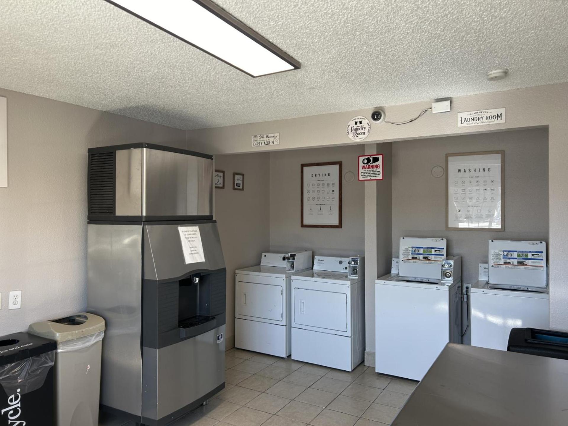 Days Inn By Wyndham Turlock Exterior foto